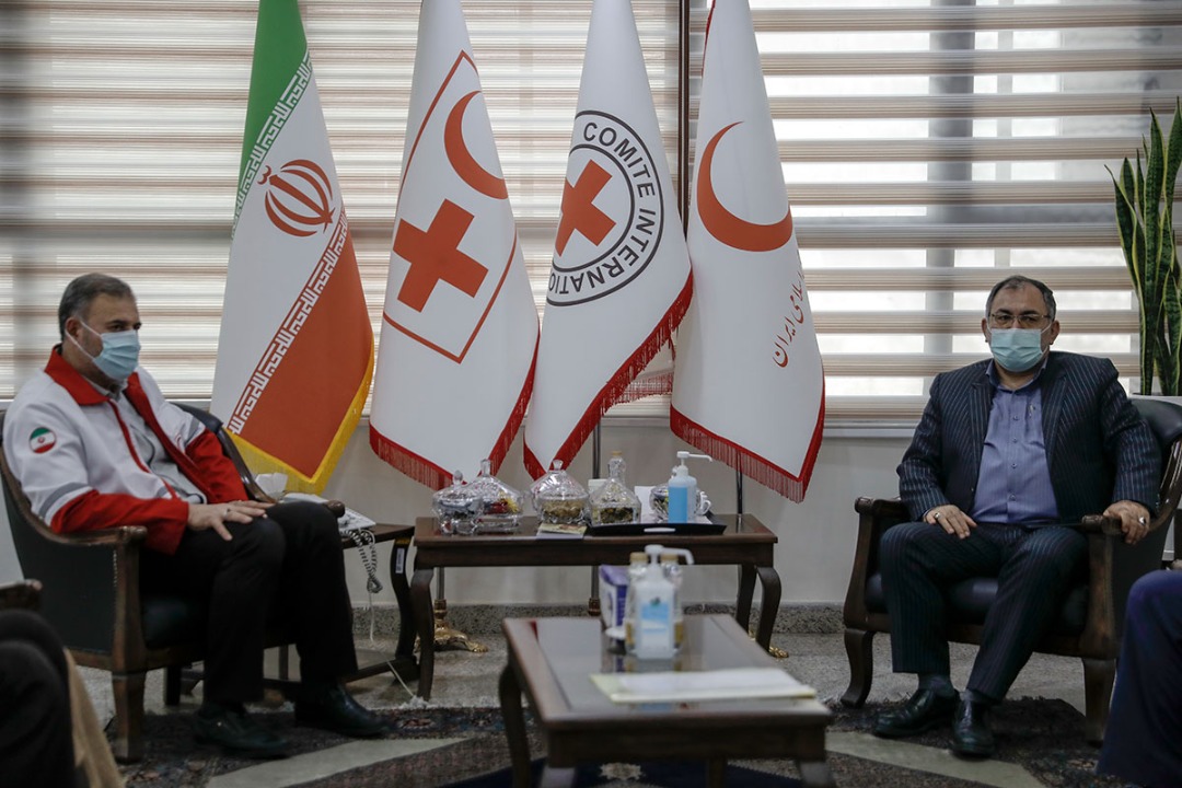 دیدار نمایندگان مجلس شورای اسلامی با دبیرکل جمعیت هلال احمر